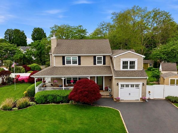 6 Lea Avenue, Manorville NY 11949