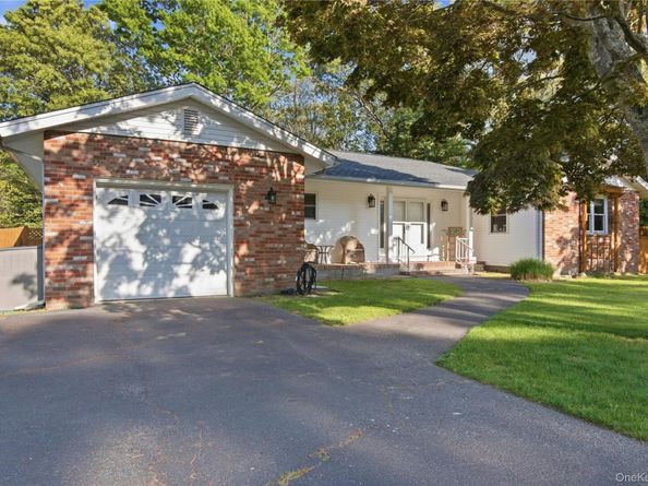 157 Belleview Avenue, Center Moriches NY 11934