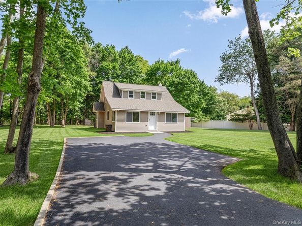 5 Long Pond Road, Ridge NY 11961