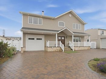 3563 Raven Street