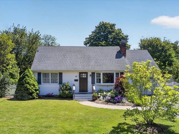 17 Barteau Avenue, Blue Point NY 11715