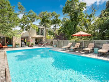605 Shore Walk