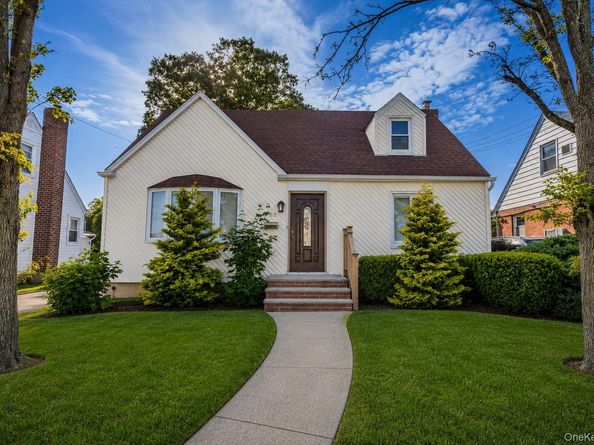 85 Todd Road, Valley Stream NY 11580