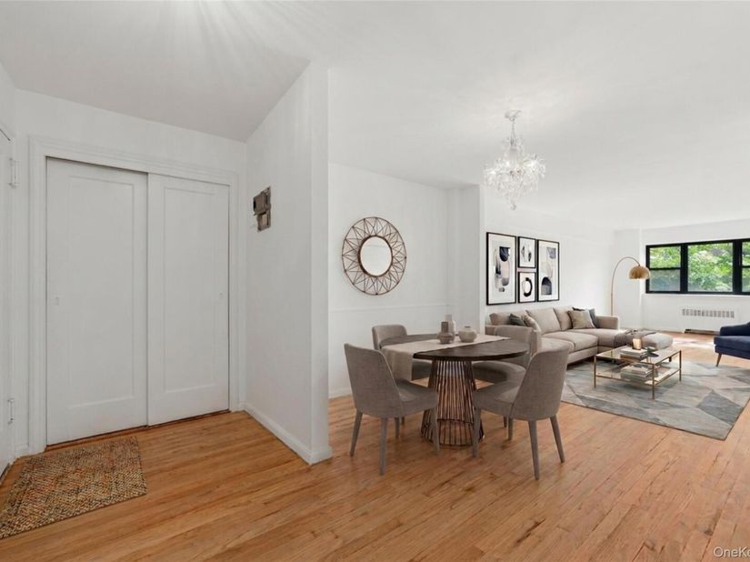 60 White Oak Street 2F, New Rochelle NY 10801