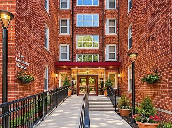 2 Louisiana Avenue 4B, Bronxville NY 10708
