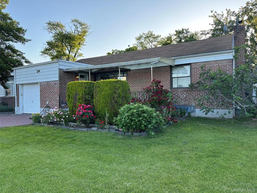792 Bauer Street, Elmont NY 11003