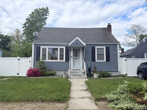 43 Bethpage Road, Copiague NY 11726