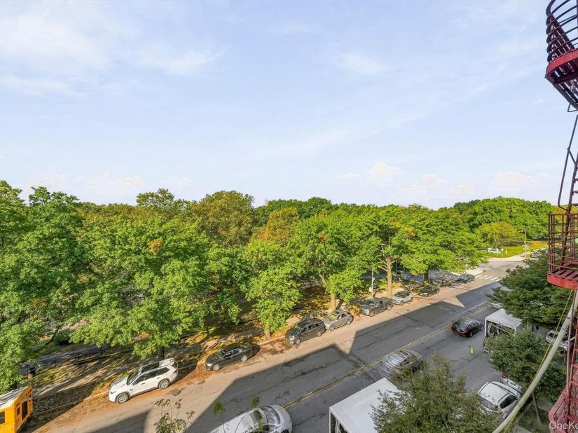 2160 Bronx Park E 5D, Bronx NY 10462