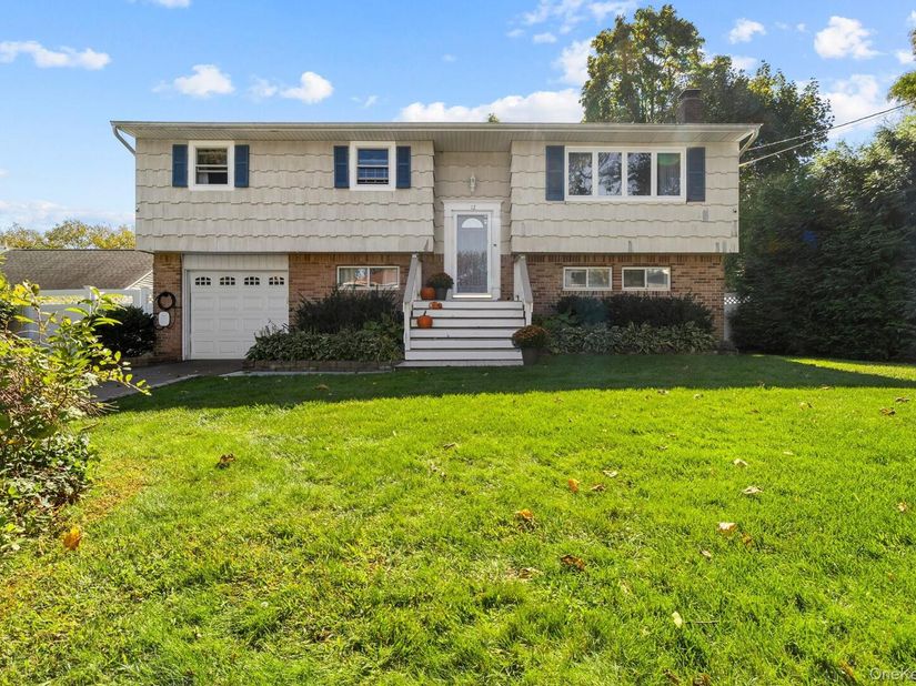 12 Bryan Street, Huntington NY 11743