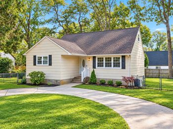 124 Officials Avenue