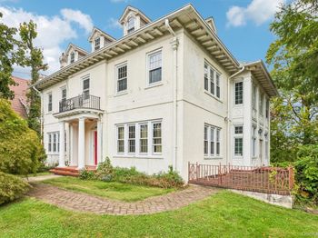 131 Esplanade
