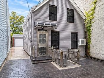 207 Bradford Street