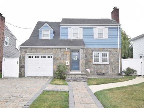 1020 Garden Place, Baldwin NY 11510