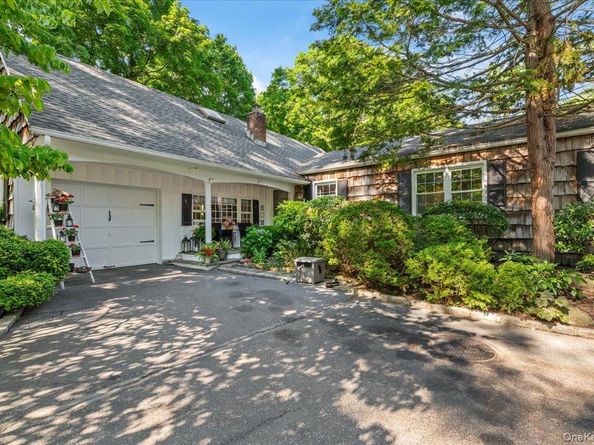 10 Rancher Place, Huntington NY 11743