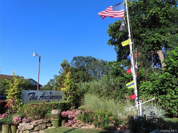 103 Mariners Way, Copiague NY 11726
