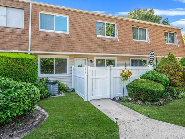 220 Storm Drive, Holtsville NY 11742