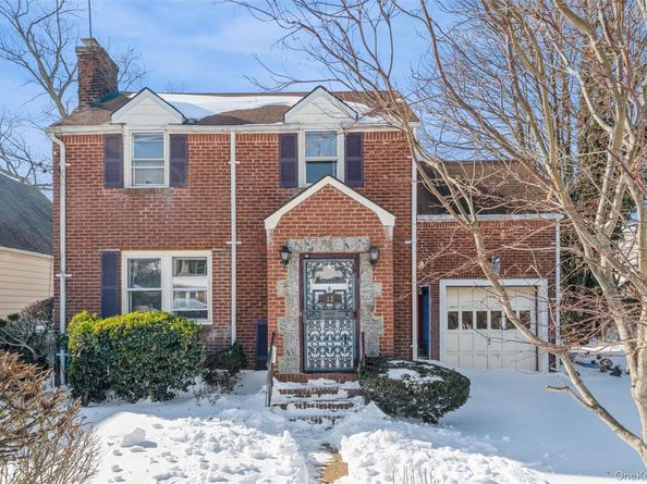 12 Taylor Place, Hempstead NY 11550