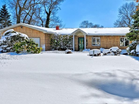 16 Hempstead Street, Holtsville NY 11742