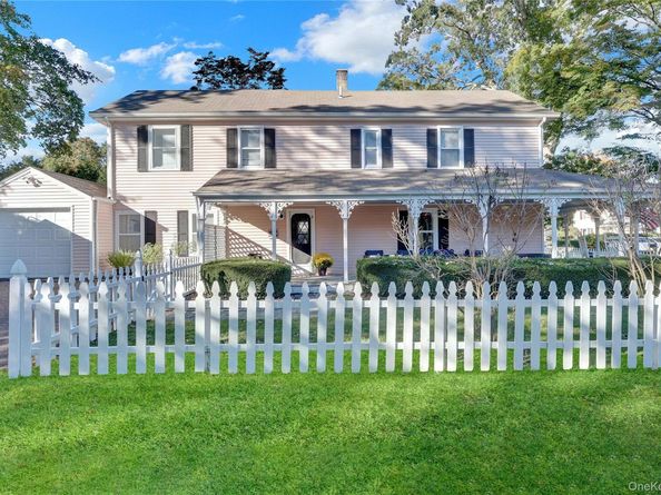 310 6th Avenue, Saint James NY 11780