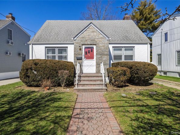 54 Hollywood Avenue, Lynbrook NY 11563