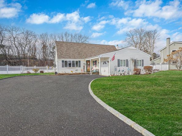 158 Spiral Road, Holtsville NY 11742