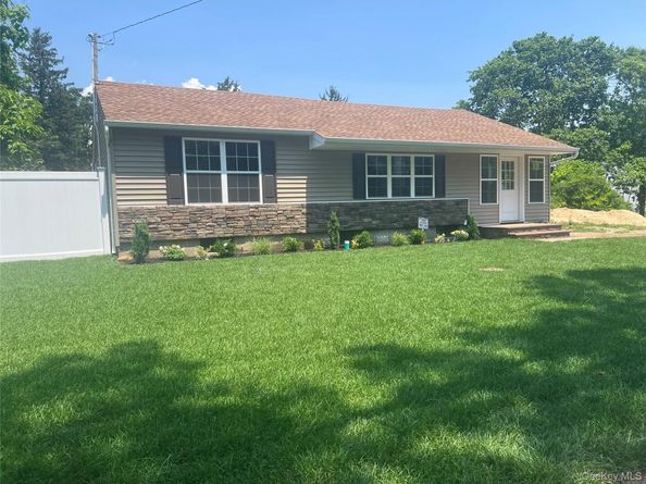 159 Alexander Avenue, Holbrook NY 11741