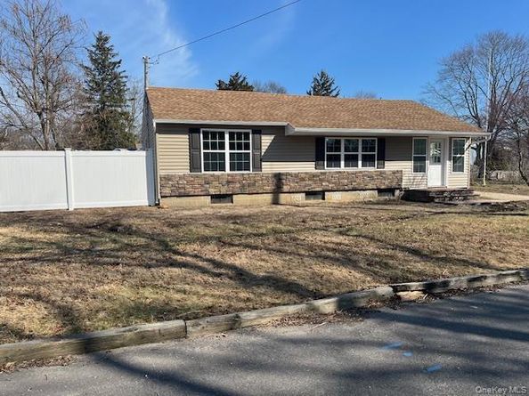 159 Alexander Avenue, Holbrook NY 11741