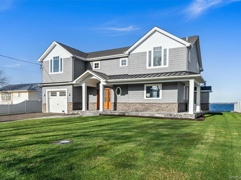 72 Grandview Drive, Shirley NY 11967