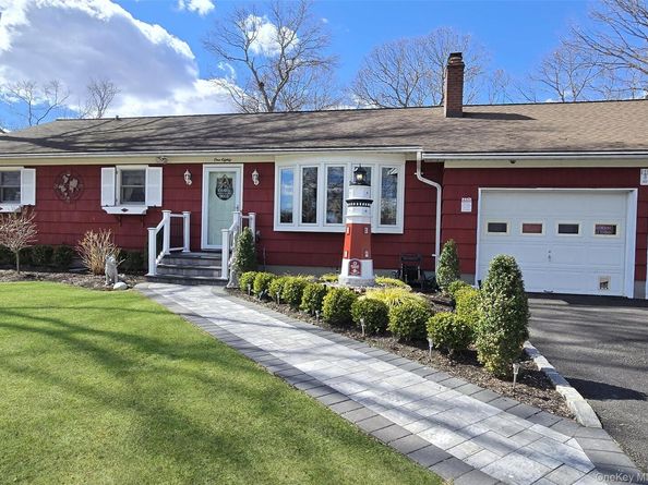 180 Carroll Avenue, Ronkonkoma NY 11779