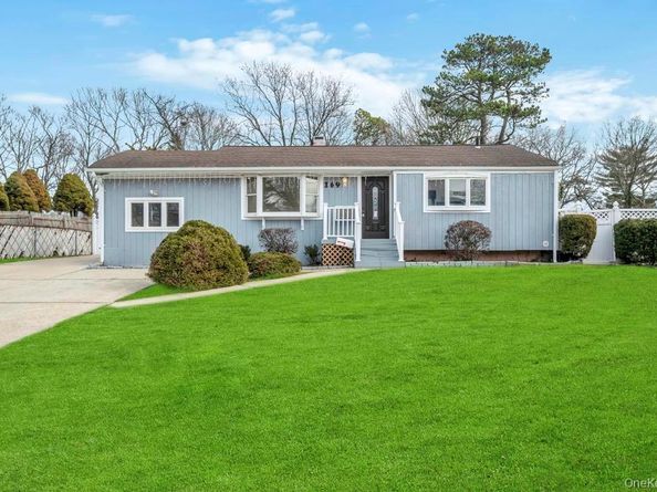 169 Dovecote Lane, Central Islip NY 11722