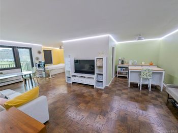 100 E Hartsdale Avenue