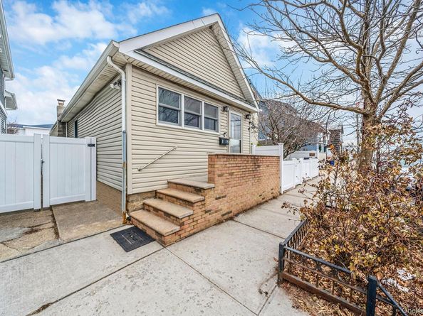 1515 Cross Bay Boulevard, Broad Channel NY 11693