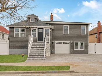 1043 Delaware Avenue