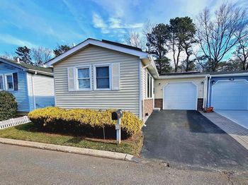 21 Village Circle E