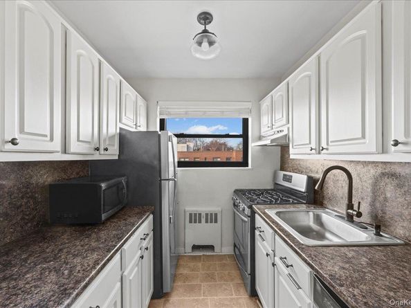 20 Shady Glen Court 3A, New Rochelle NY 10805