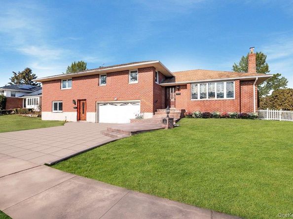 780 Regent Drive, Westbury NY 11590