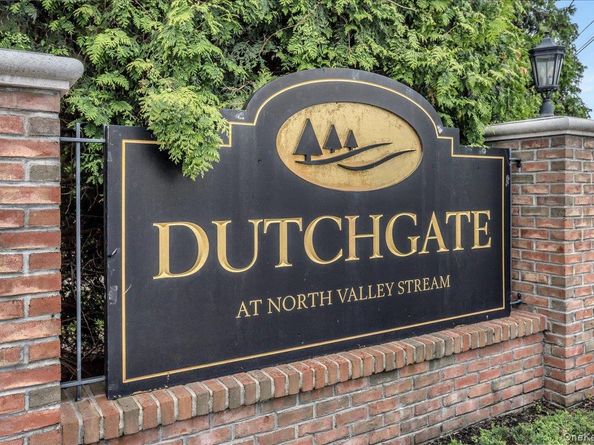 802 Willow Lane Upper Level, Valley Stream NY 11580