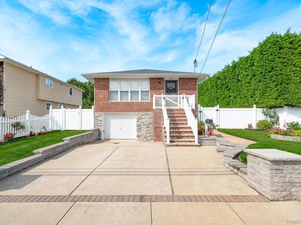 3663 Roanoke Street, Seaford NY 11783