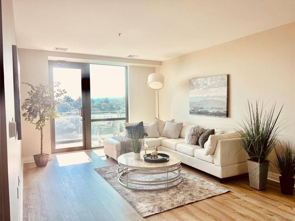 701 Ridge Hill Boulevard 5B, Yonkers NY 10710