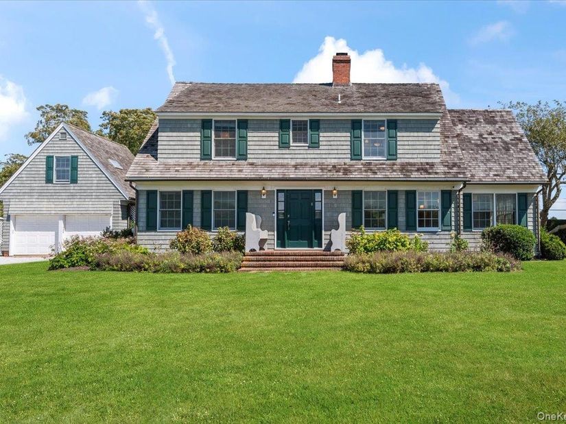 2 Strongs Lane, Water Mill NY 11976