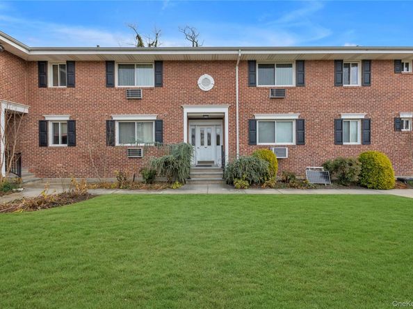 200 Merrick Road I, Amityville NY 11701