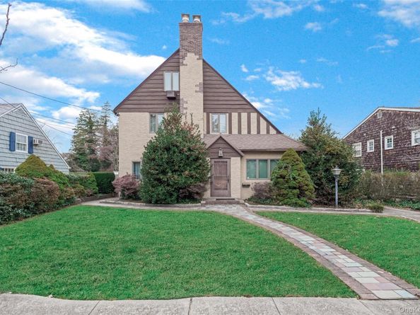 331 Richmond Road, Douglaston NY 11363