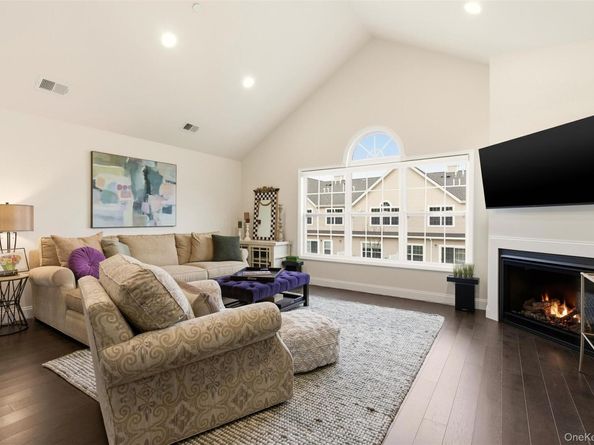 28 Steven Circle, Dix Hills NY 11746