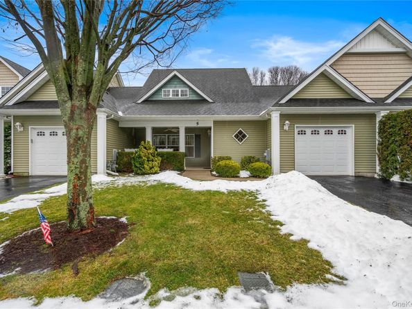 5 Newcastle Court, Riverhead NY 11901