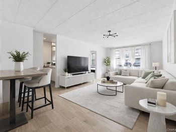 1085 Warburton Avenue