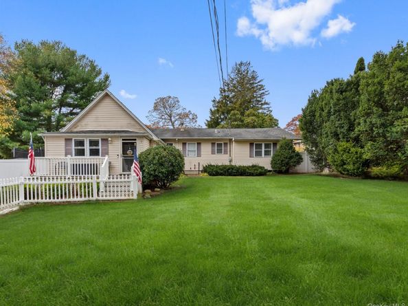 14 Comus Road, Rocky Point NY 11778