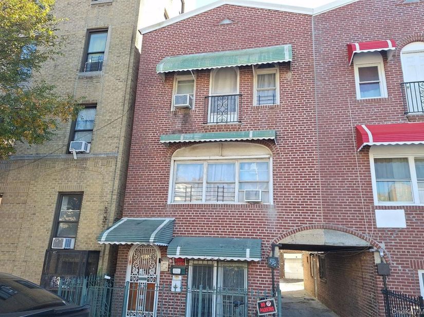 2012 Benedict Avenue, Bronx NY 10462