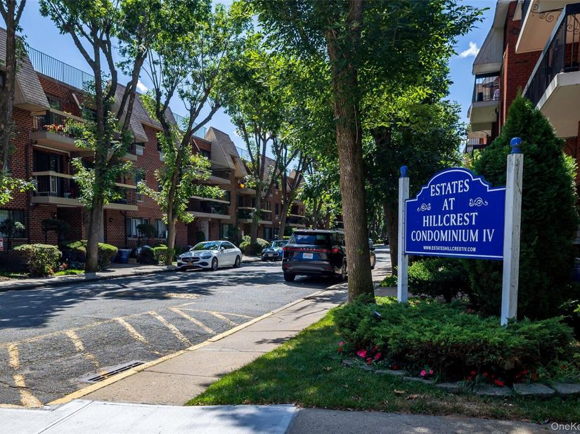 7111 Sutton Place 3, Fresh Meadows NY 11365