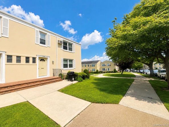 71-03 252nd 199B, Bellerose NY 11426