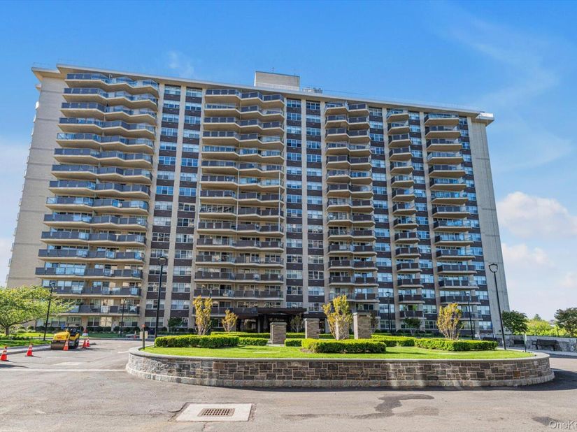 17-85 215 Street 1 L, Bayside NY 11360
